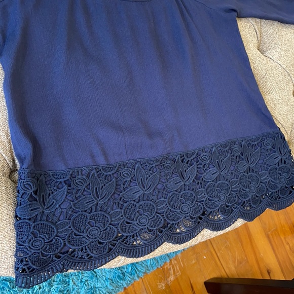 💕Cute Navy Blue Cold shoulder top w/ lace bottom - Picture 6 of 9